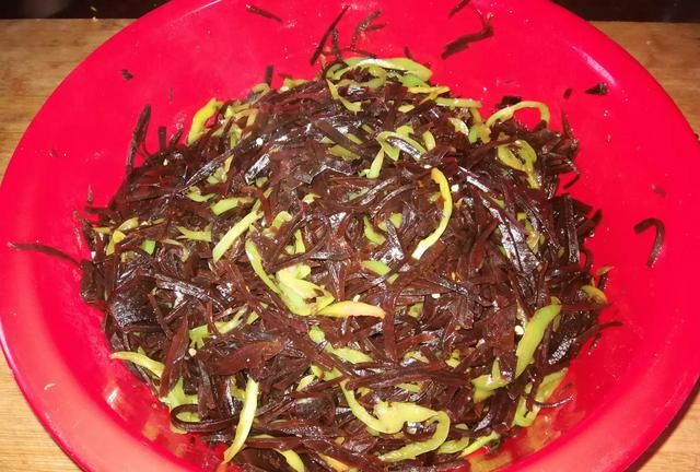 已腌制的大个菜头怎么炒图1