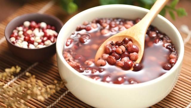 常喝薏米茶有什么好处(喝红枣薏米茶有什么好处)图3