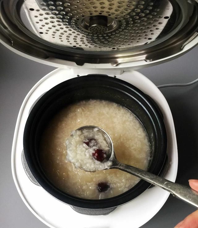 老一辈传下来的糯米吃法，每周坚持喝两回，气血双补，不懂就亏啦