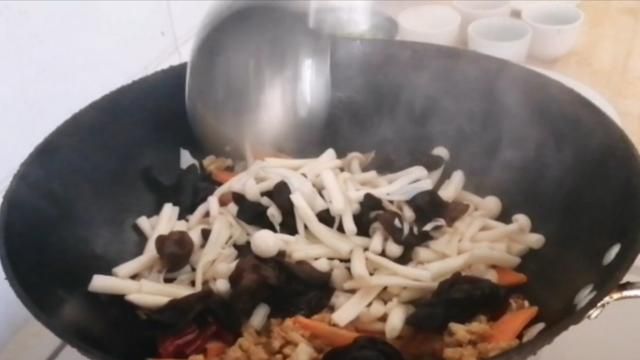 海鲜菇怎么做才好吃,海鲜菇和豆芽怎么炒才好吃图2