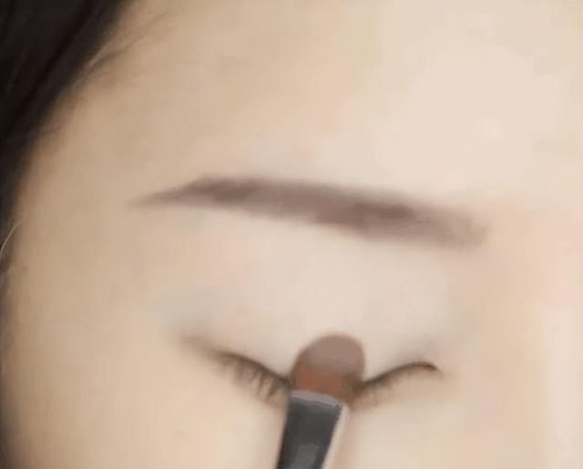 初学者怎么画眼影，快来看看吧