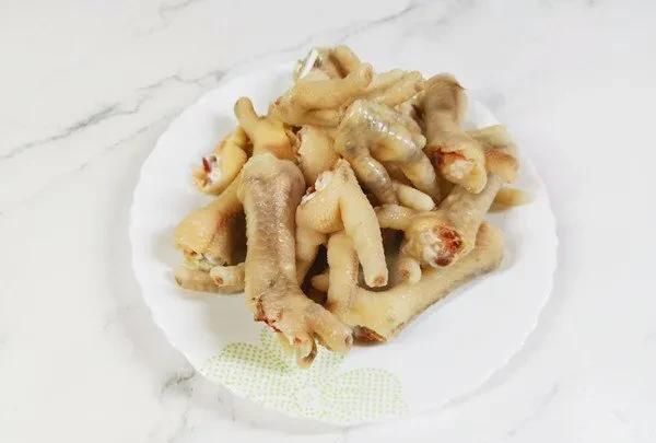 黄豆焖鸡爪怎么做图2