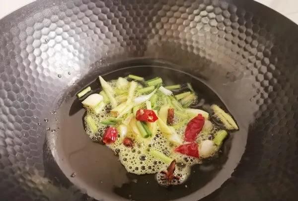 黄豆焖鸡爪怎么做图3