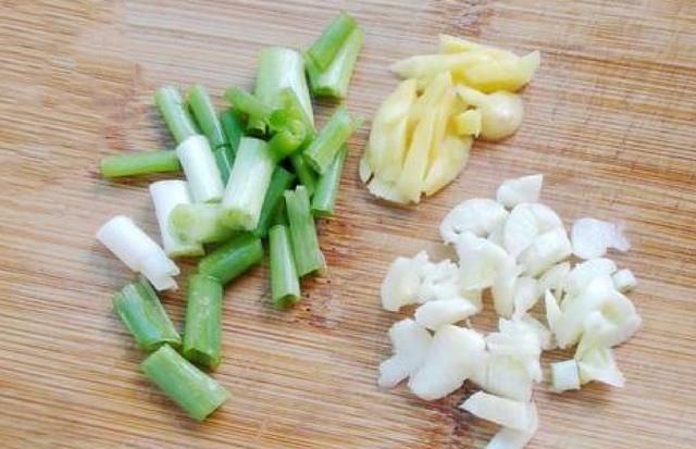 土豆炖白菜怎么做好吃,老东北土豆炖白菜图5