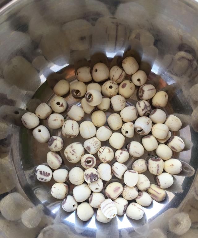 红枣银耳莲子汤