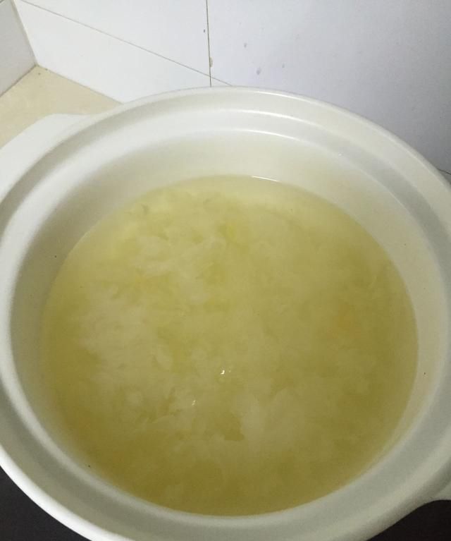 红枣银耳莲子汤