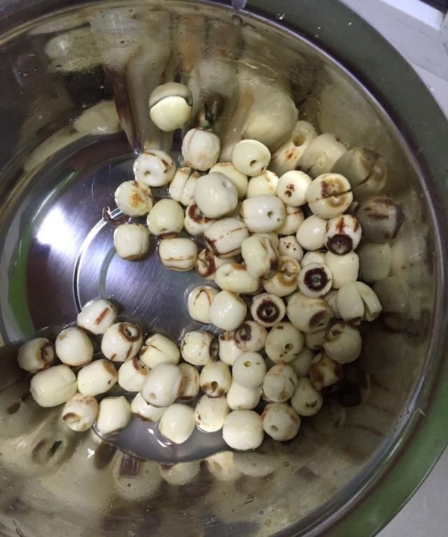 红枣银耳莲子汤