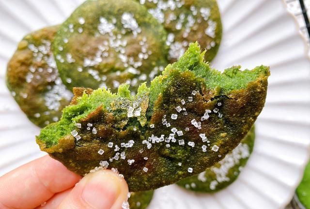 客家人最喜欢的艾叶粑粑，做法原来这么简单，外酥里糯，满口清香
