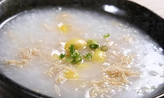 灵芝银耳茶、核桃乌鸡粥、瘦肉豌豆粥的做法