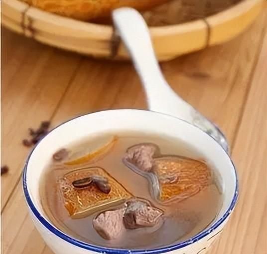 灵芝银耳茶、核桃乌鸡粥、瘦肉豌豆粥的做法