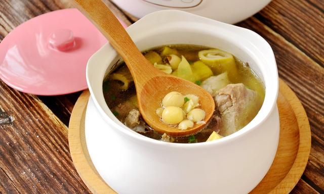 年夜饭系列之：久久长长9道营养汤水篇