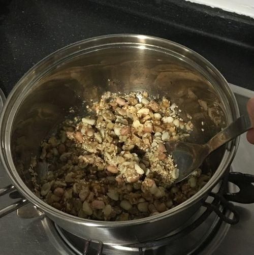 芝麻核桃糖的家常做法,芝麻核桃红枣糖正宗做法图19