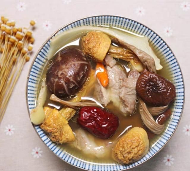 广东九道靓汤，好喝天天吃不腻！秋冬常喝营养丰富