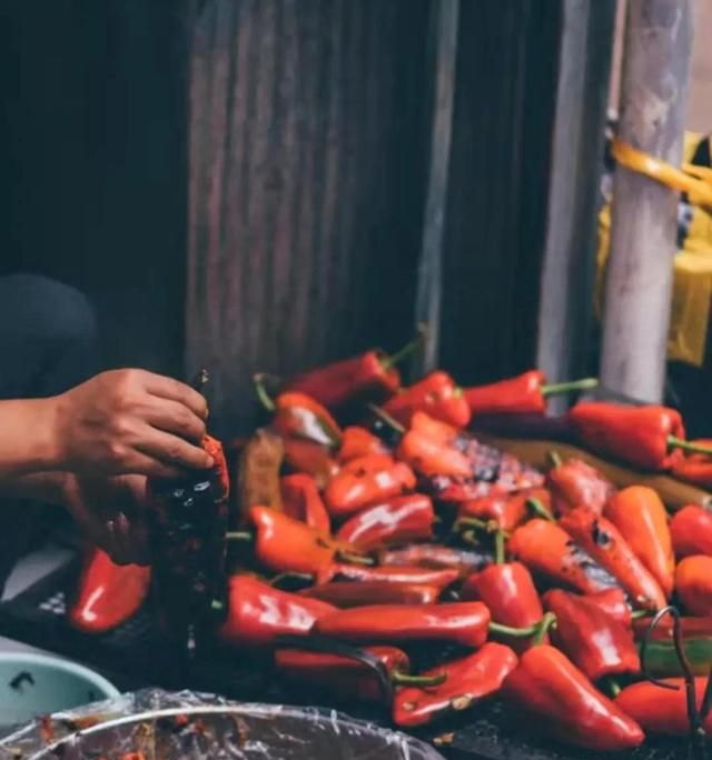 昆明最值得逛的3个农贸市场，是众多美食的聚集地，吃不完打包走