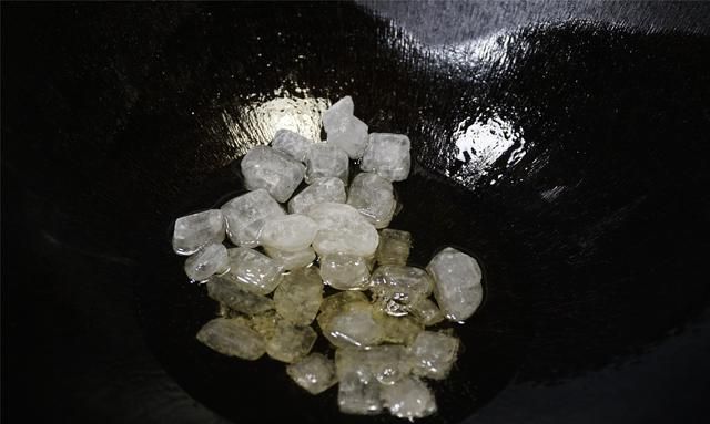 土鸡的最佳吃法，比大盘鸡好吃多了，“鲁菜一绝”真不是吹的