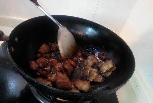 炖土豆粉条怎么做好吃(鸡腿炖土豆粉条怎么做好吃)图3