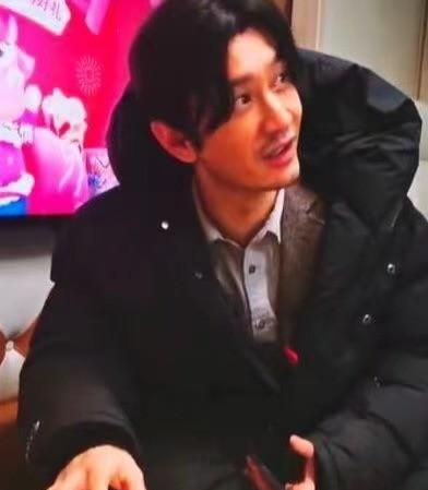 黄晓明火力全开拼命减肥！暴瘦20斤还不满意，一脸胡渣都瘦脱相了