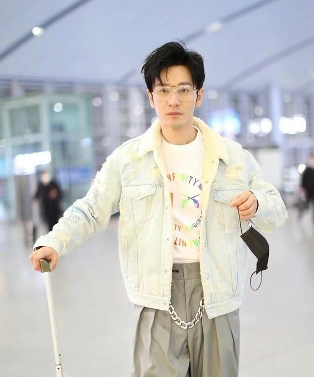 黄晓明火力全开拼命减肥！暴瘦20斤还不满意，一脸胡渣都瘦脱相了