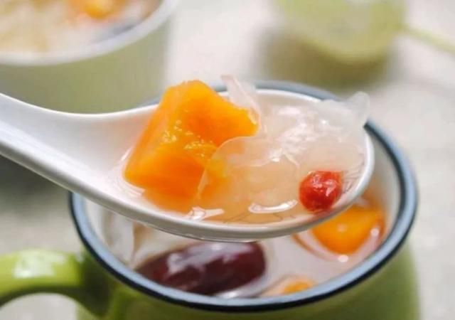 尝鲜 | 再多的玻尿酸神仙水，都不如来碗木瓜汤！