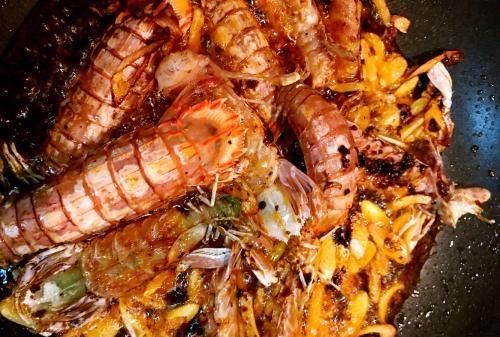 虾爬子肉怎么炒好吃(虾爬子怎么炒最好吃)图2
