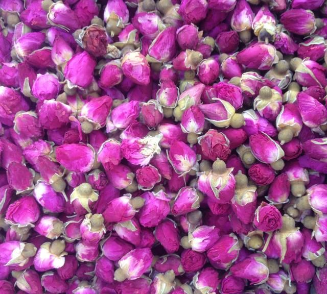 女人长期喝玫瑰花茶的好处与坏处图5