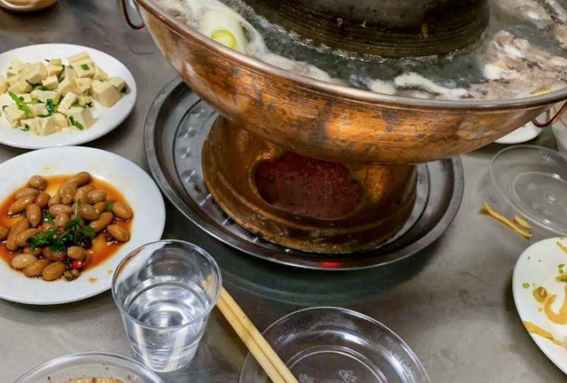 正宗涮羊肉蘸料怎么做？详细配方教给你，醇香不膻，让你吃得满意