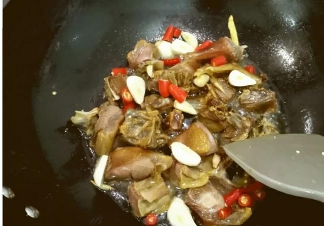 腊咸鸭怎么做好吃湖北(咸腊鹅怎么做好吃)图3