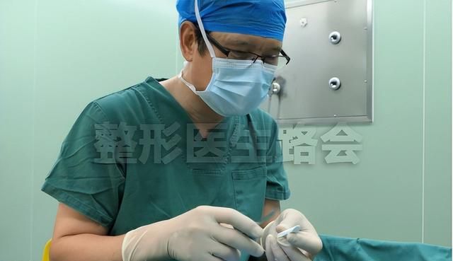 20岁姑娘不远万里来京隆鼻，7天获得自然妈生鼻，手术细节大公开