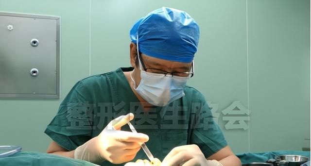 20岁姑娘不远万里来京隆鼻，7天获得自然妈生鼻，手术细节大公开