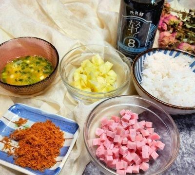 菠萝蛋炒饭～比杨洲炒饭更好吃