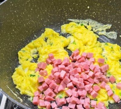 菠萝蛋炒饭～比杨洲炒饭更好吃