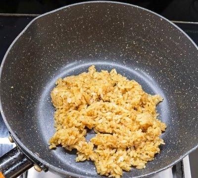 菠萝蛋炒饭～比杨洲炒饭更好吃