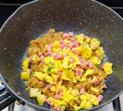 菠萝蛋炒饭～比杨洲炒饭更好吃