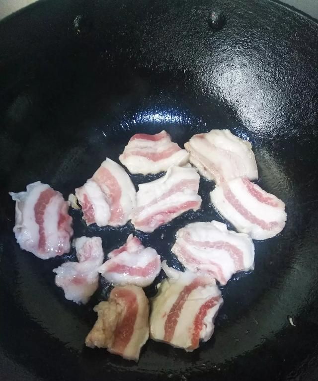 辣白菜怎么做好吃又简单(辣白菜怎么做好吃)图2
