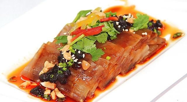 蛋白质比牛肉高，比猪皮更滋补，补肝强肾，延缓衰老，早吃早受益