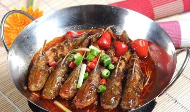 黄姑鱼的做法怎么做好吃,红烧黄姑鱼家常做法图2