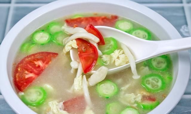 三伏天少吃“生冷”，多吃1瓜1果1肉，温和清新，去火又滋润