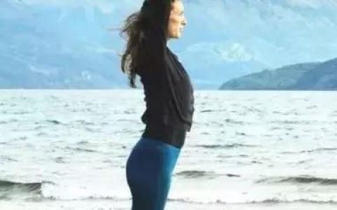 最简单瑜伽动作比爬楼梯还减脂(每天瑜伽十分钟八个体式塑形减脂)