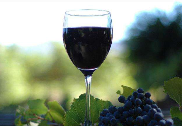 山楂葡萄酒的喝法给人体带来的好处