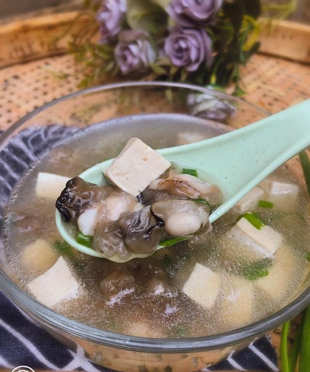 海蛎豆腐汤正确做法，看闽南人家常做法，鲜美清甜，吃不腻家乡味