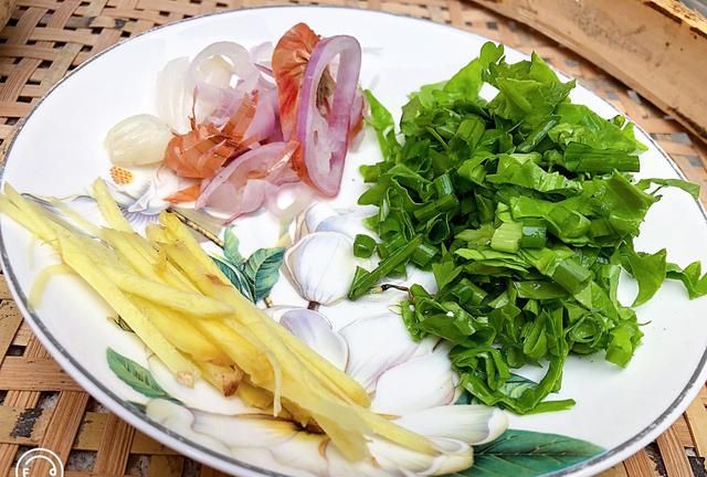 海蛎豆腐汤正确做法，看闽南人家常做法，鲜美清甜，吃不腻家乡味