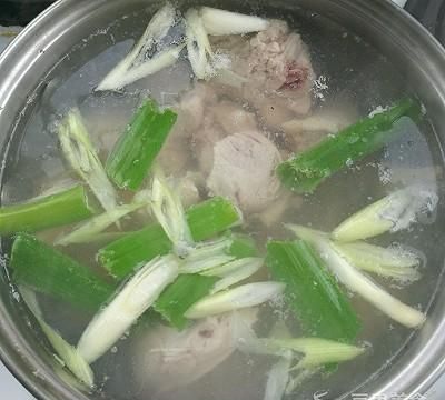 茶树菇鸡汤的做法
