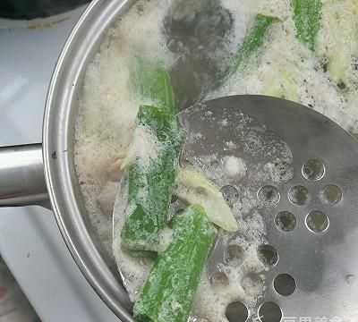 茶树菇鸡汤的做法