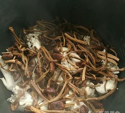茶树菇鸡汤的做法