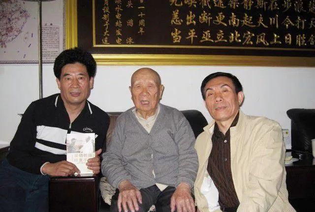 “开国将军”102岁依然“神采飞扬”：“6大”养生秘诀，谁都能学