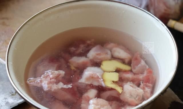怎样炒排骨更好吃,排骨跟什么炒最好吃图5