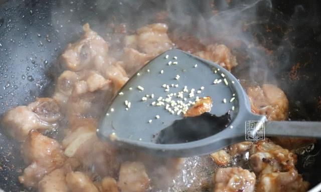 怎样炒排骨更好吃,排骨跟什么炒最好吃图10