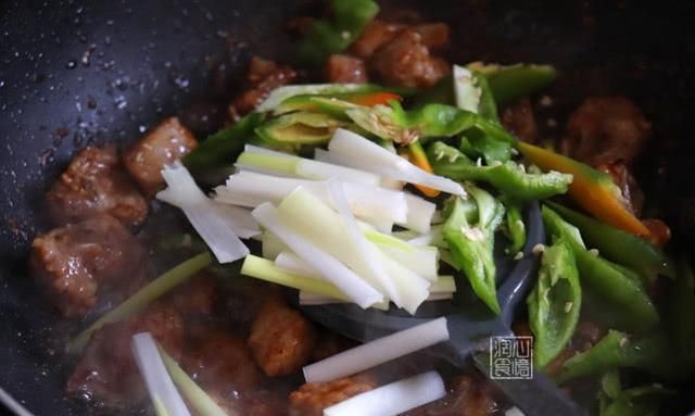 怎样炒排骨更好吃,排骨跟什么炒最好吃图11