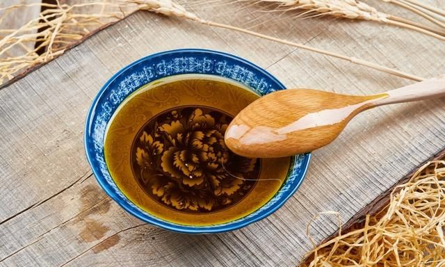 油辣子怎么做才好吃,什么油烧辣子好吃图4