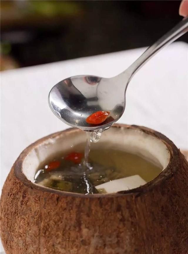 夏天煲椰子鸡汤好吗,煲椰子鸡汤还可以搭配什么图4